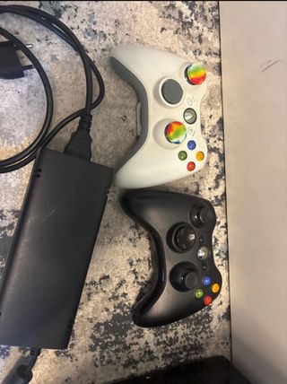 Xbox 360 Slim 250GB + Giochi e Accessori