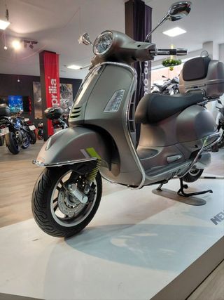 Vespa GTS 300 Super Maxiscooter