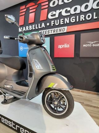 Vespa GTS 300 Super Maxiscooter