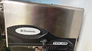 Generador Dometic SOLO 47 HORAS DE USO.