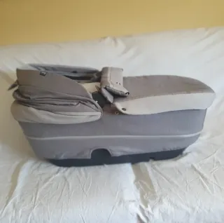 Capazo y Silla de Paseo Chicco Gris