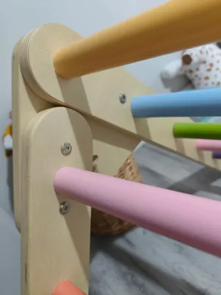 Estructura de madera para escalar bebés