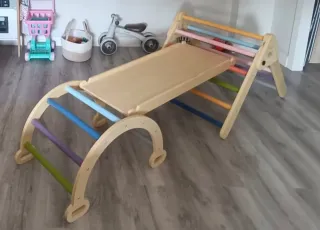 Estructura de madera para escalar bebés