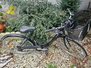 Bicicleta de paseo BTWIN negra( No se baja precio)