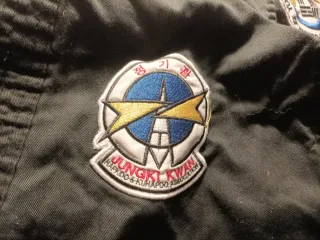 Kimono Hapkido Negro Niños + Cinturones