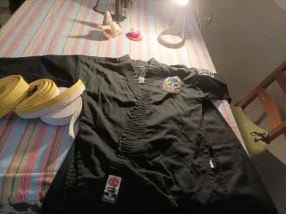 Kimono Hapkido Negro Niños + Cinturones