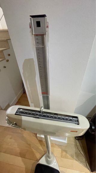 Báscula SECA con tallinetro