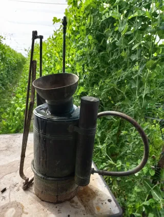 Máquina de sulfatar de cobre antigua