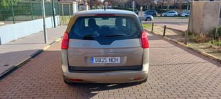 Peugeot 5008 2.0 HDI  2012