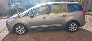 Peugeot 5008 2.0 HDI  2012