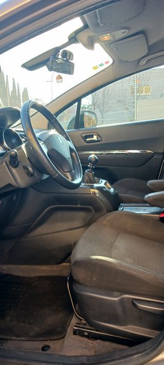 Peugeot 5008 2.0 HDI  2012