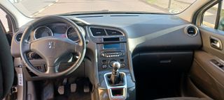 Peugeot 5008 2.0 HDI  2012