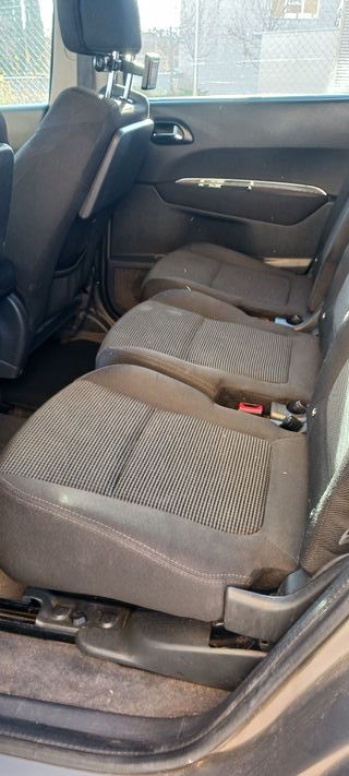 Peugeot 5008 2.0 HDI  2012