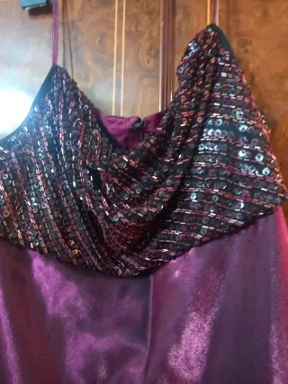 Vestido largo fiesta lentejuelas morado Con tapa