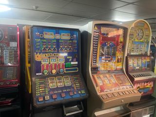 Lote de Máquinas Tragaperras Antiguas