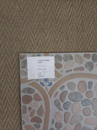 Pavimento cerámico diseño piedras