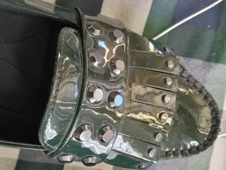 Scarpe Geox donna verdi lucide con borchie