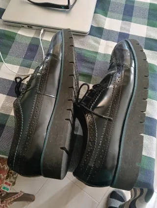 Scarpe Geox donna verdi lucide con borchie