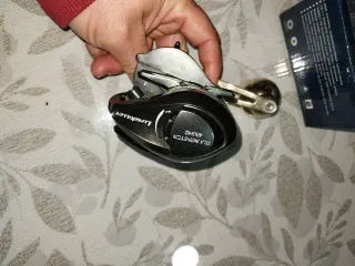 Carrete de pesca casting para kayak