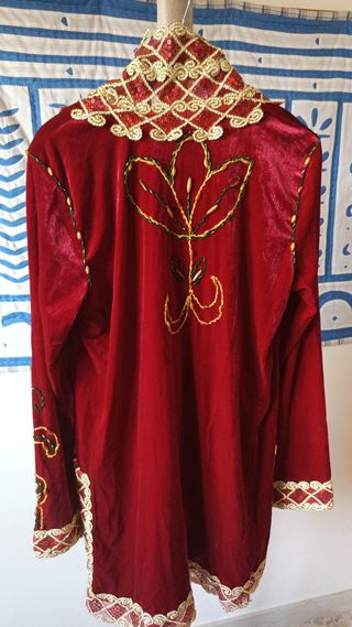 Blusa árabe de terciopelo con bordado