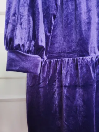 Vestido morado de terciopelo