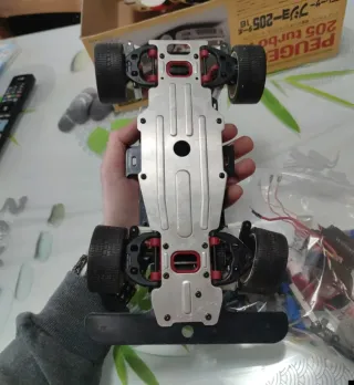 Kyosho Peugeot 205 Turbo 16 FF Race