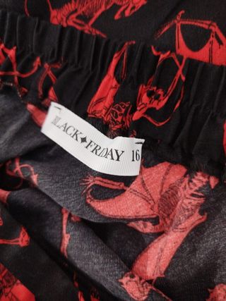 Falda Larga Negra Demonios Rojos Dolls Kill