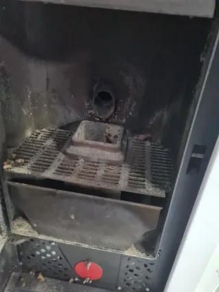 Estufa de pellets Ecoforest. Regalo aspirador.