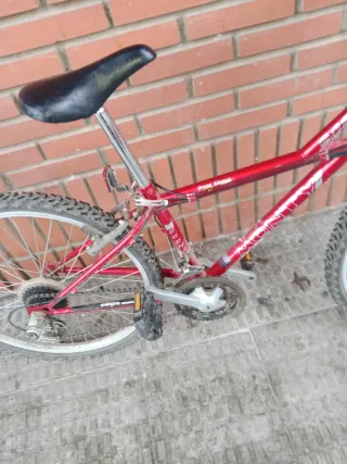 Bicicleta Monty Scenic 407  Roja