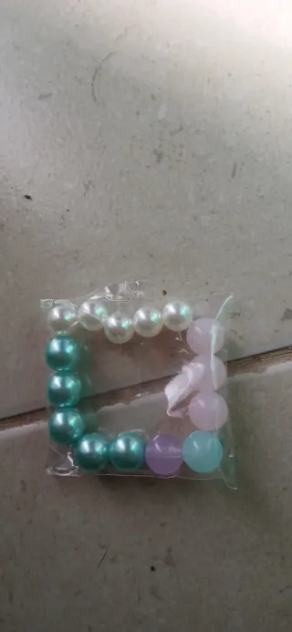 Pulseiras feitas à mão