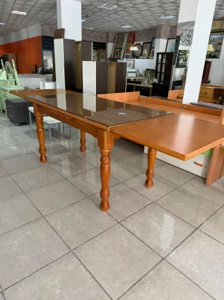 Mesa de comedor extensible de madera