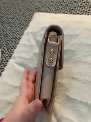 Bolso bandolera beige y blanco