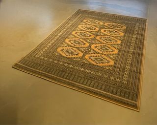 Tappeto di lana con design geometrico