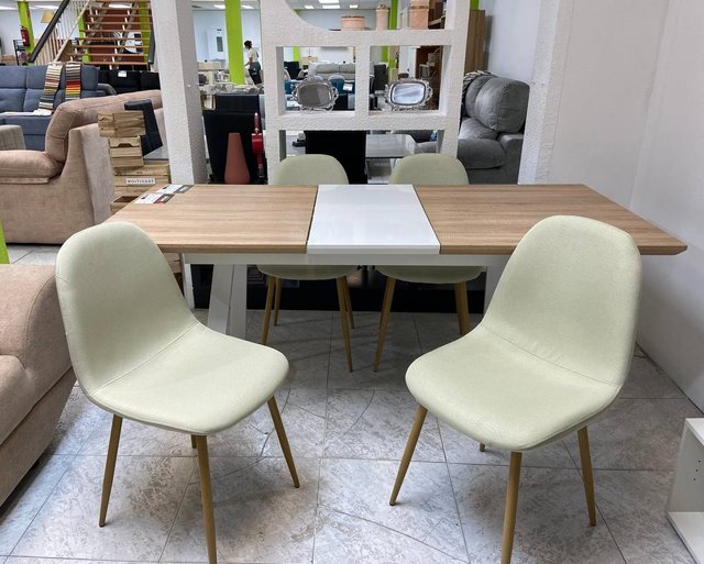 Mesa extensible madera + 4 sillas beige NUEVO
