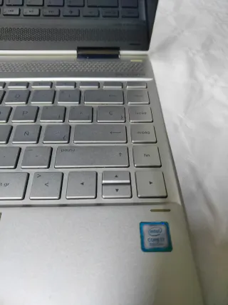 HP MateBook 13 13-AE001NS Plata