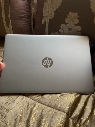 Ordenador portátil HP gris