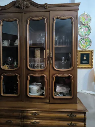 Mueble aparador vitrina madera