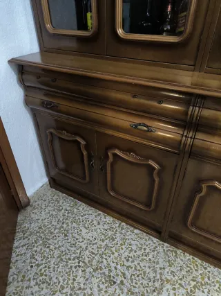 Mueble aparador vitrina madera