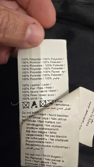 Chaqueta de piel negra