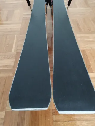 Esquís Vist Sapporo (Japan model)