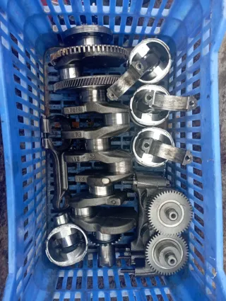 Pistones y Bielas para motor D-M9R Nissan xtrail