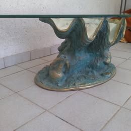 Mesa decorativa cristal con base escultura
