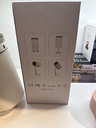 Proyector Beige y Blanco