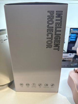 Proyector Beige y Blanco