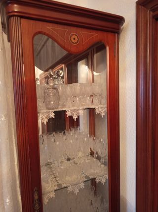 Vitrina grande caoba con cristalera