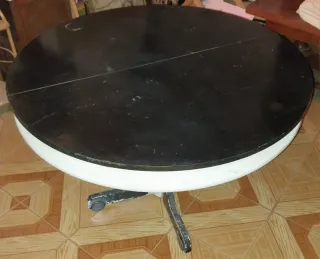 Mesa de salón redonda