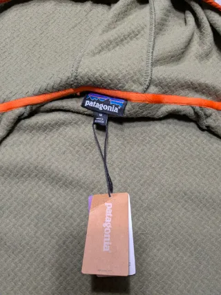 Patagonia lightweight full zip hoodie green M