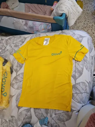 Maleta,camiseta,casco y chaleco reflectante