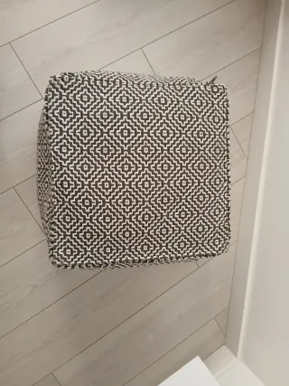 Puf cuadrado desenfundable