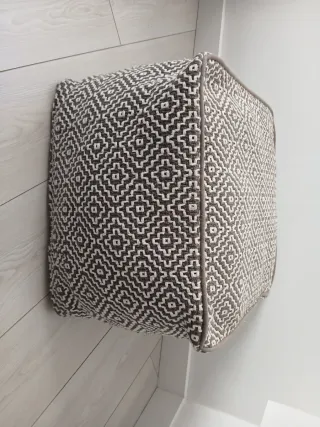 Puf cuadrado desenfundable